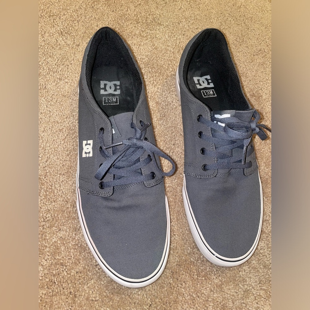 DC Men's Charcoal/Gray Lace-Up Sneakers Mens Trase tx